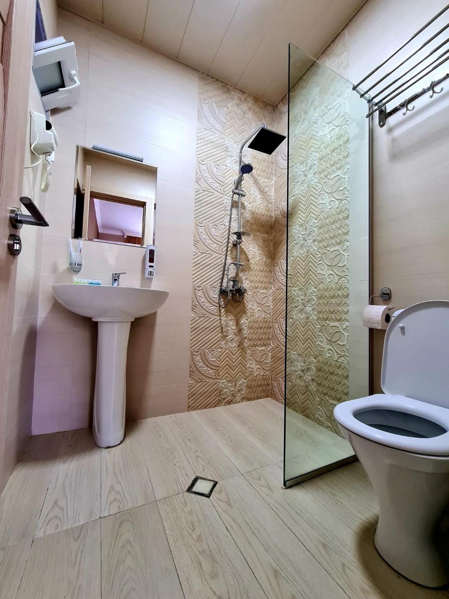 Baqari Inn 卡兹贝吉 客房 照片